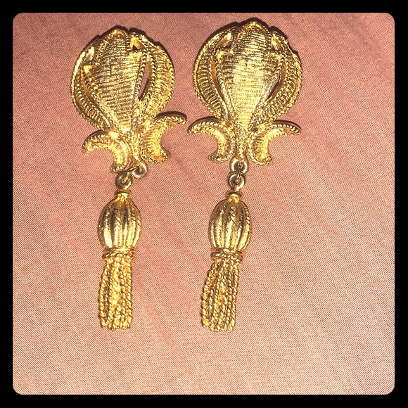 Vintage Jewelry - Beautiful vintage Gold drop earrings